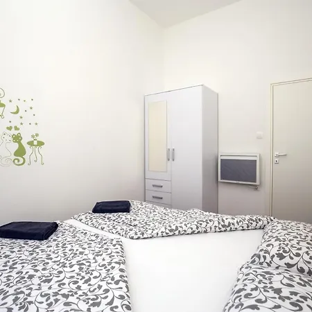 With Garden And Free Parking *