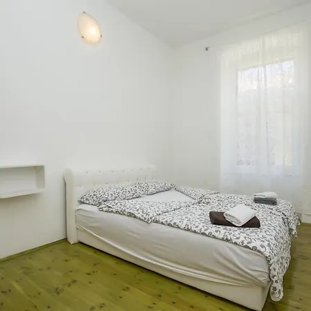 With Garden And Free Parking Apartment Pula