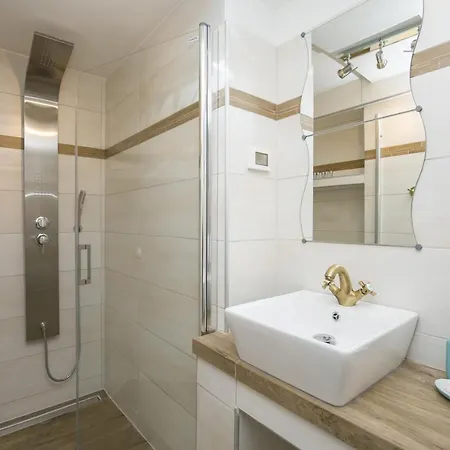 With Garden And Free Parking Apartment Pula